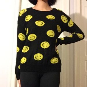 ❌SOLD❌Smiley Face Sweater